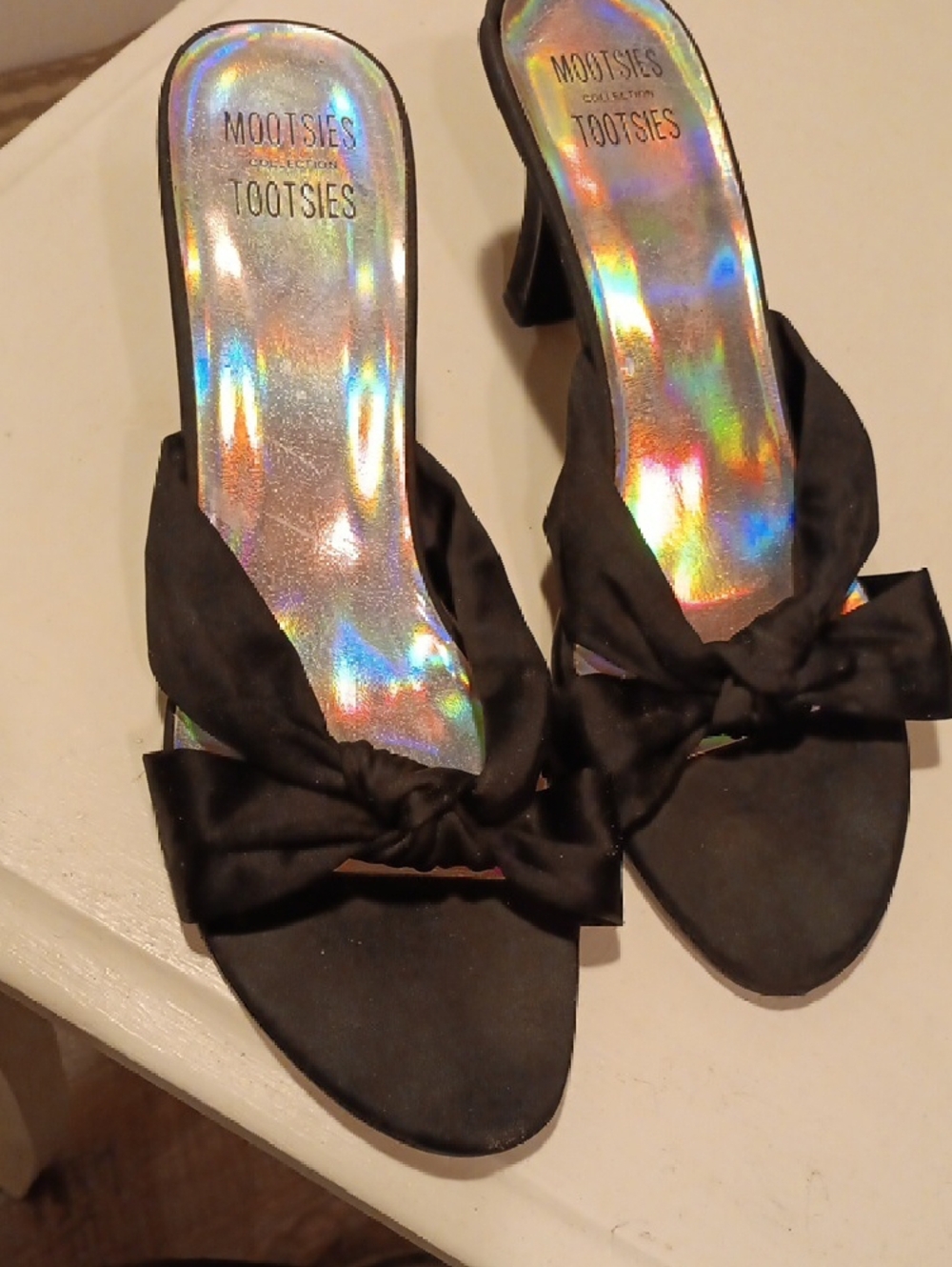 Mootsies Tootsies Black Bow Slide Heels with Iridescent Footbed - Picture 6 of 7